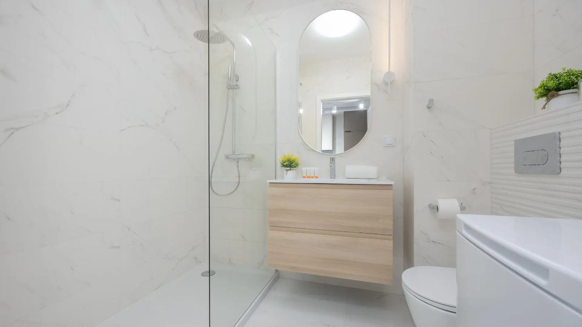 Piekne Studia Dla 3 Osob & Parking Warszawa By Noclegi Renters 0*, Varšava Polsko